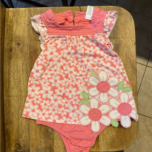 Set of two “first impressions” baby one piece summer outfits. Size 0-3 month - Picture 3 of 7
